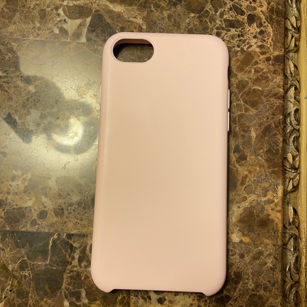 Pink iPhone SE case from Heyday.
